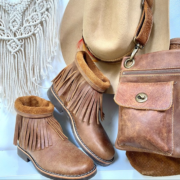 Roots Shoes - DAILY BOHO INSPIRATIONS ⭐️SOLD⭐️